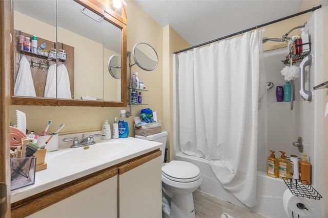 904 Benton Drive 32, Iowa City, IA 52246