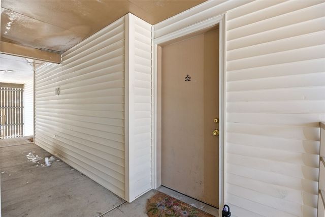 904 Benton Drive 32, Iowa City, IA 52246