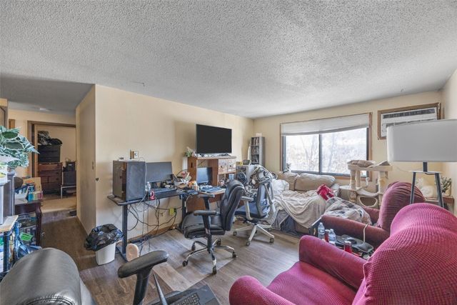 904 Benton Drive 32, Iowa City, IA 52246