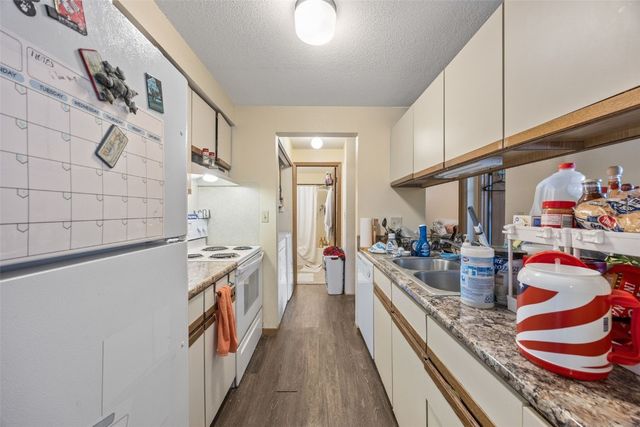 904 Benton Drive 32, Iowa City, IA 52246