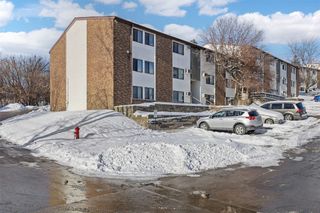 904 Benton Drive 32, Iowa City, IA 52246