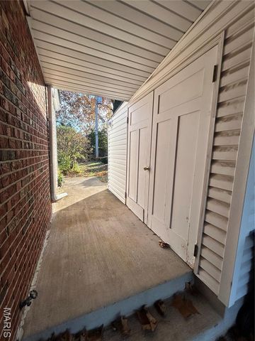 7424 Anrose Drive, University City, MO 63130