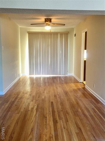 7424 Anrose Drive, University City, MO 63130