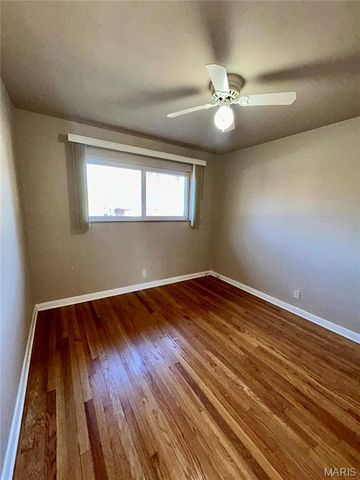 7424 Anrose Drive, University City, MO 63130