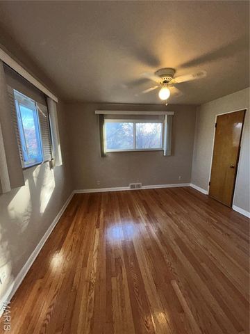 7424 Anrose Drive, University City, MO 63130