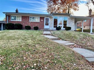 7424 Anrose Drive, University City, MO 63130