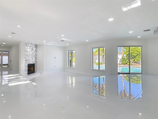 1200 Poitras Dr, Vero Beach, FL 32963