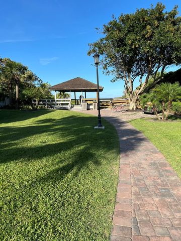 1200 Poitras Dr, Vero Beach, FL 32963