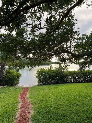 1200 Poitras Dr, Vero Beach, FL 32963