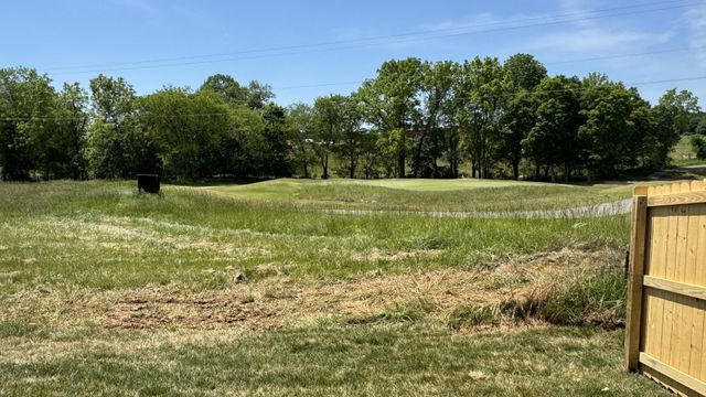 504 W Foxrun, Springfield, TN 37172