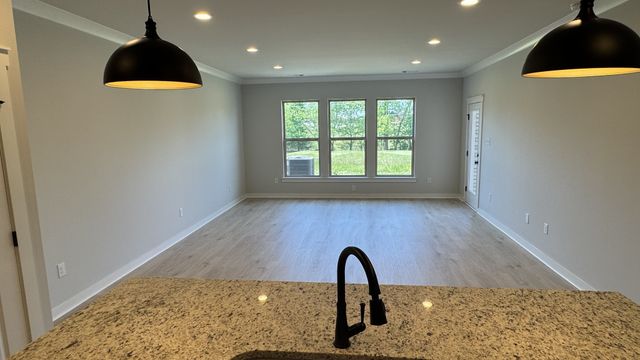 504 W Foxrun, Springfield, TN 37172