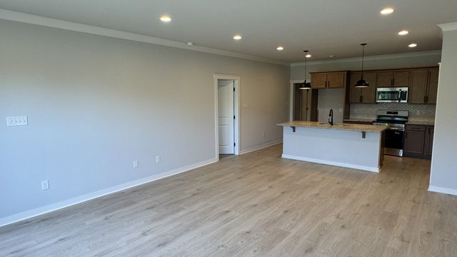 504 W Foxrun, Springfield, TN 37172