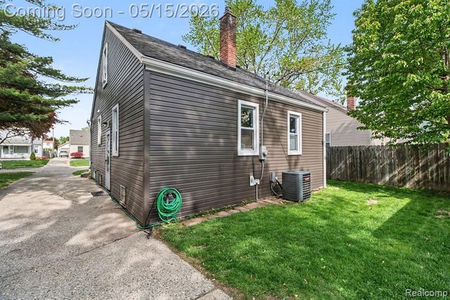 3210 N Wilson Avenue, Royal Oak, MI 48073