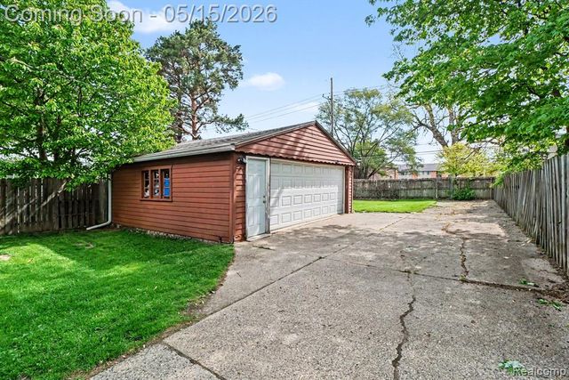 3210 N Wilson Avenue, Royal Oak, MI 48073