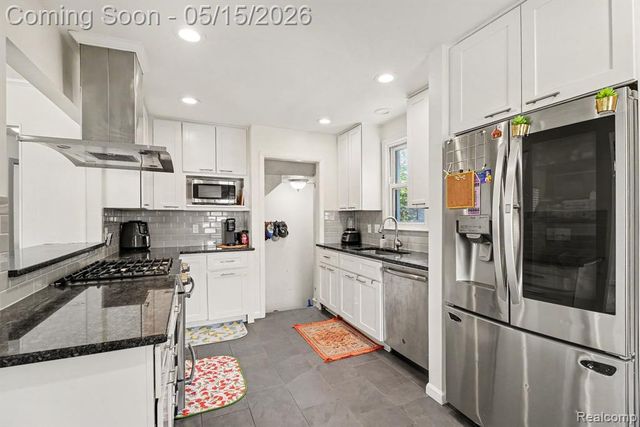 3210 N Wilson Avenue, Royal Oak, MI 48073