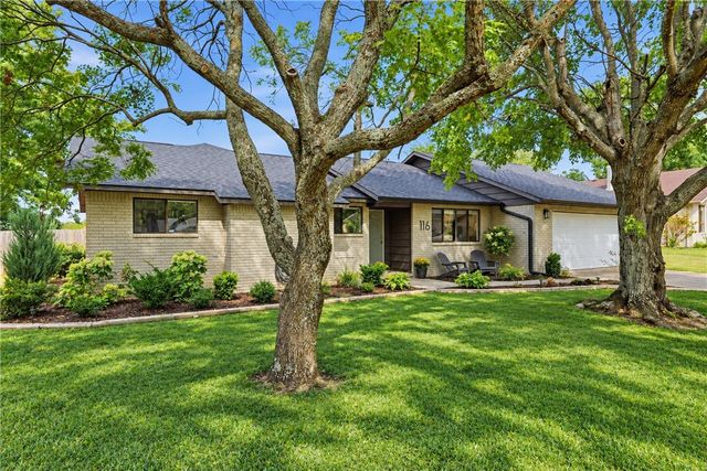 116 W 26th Circle, Fayetteville, AR 72701