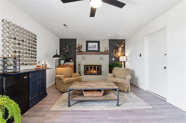 116 W 26th Circle, Fayetteville, AR 72701