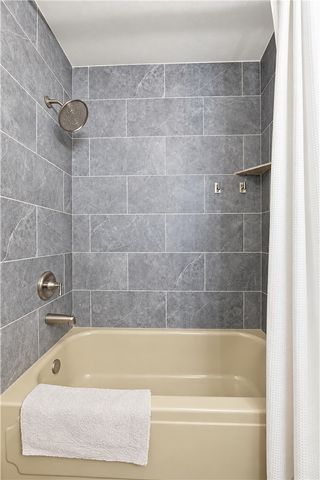 116 W 26th Circle, Fayetteville, AR 72701