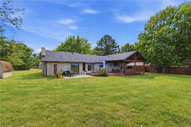 116 W 26th Circle, Fayetteville, AR 72701