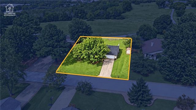 116 W 26th Circle, Fayetteville, AR 72701