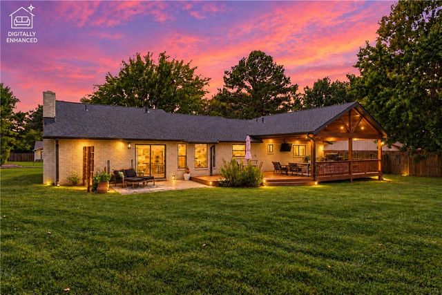 116 W 26th Circle, Fayetteville, AR 72701