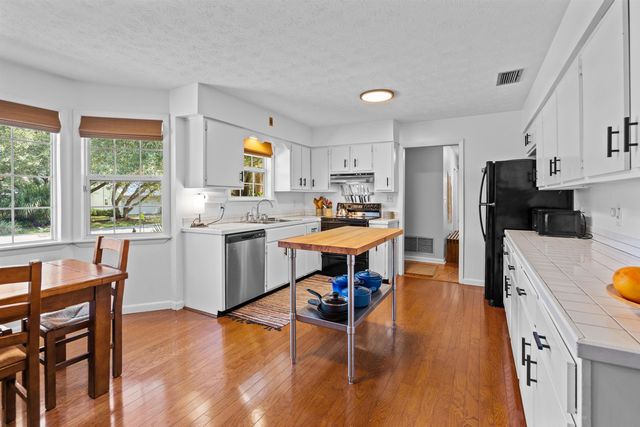 25 Linda Mar Dr (Pool Home), St Augustine, FL 32080