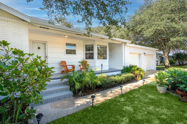 25 Linda Mar Dr (Pool Home), St Augustine, FL 32080