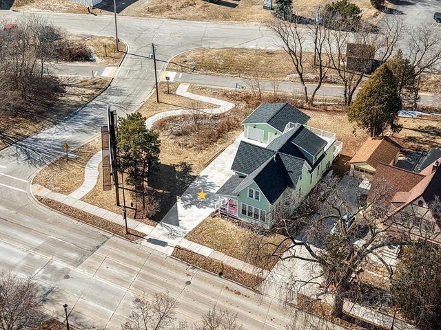 1222 S MONROE AVENUE, Green Bay, WI 54301