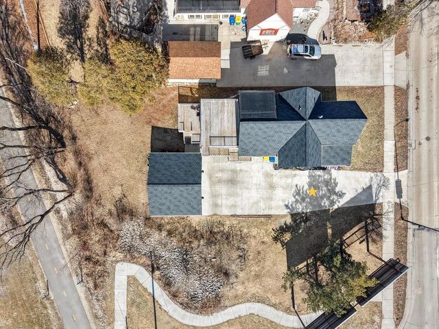 1222 S MONROE AVENUE, Green Bay, WI 54301