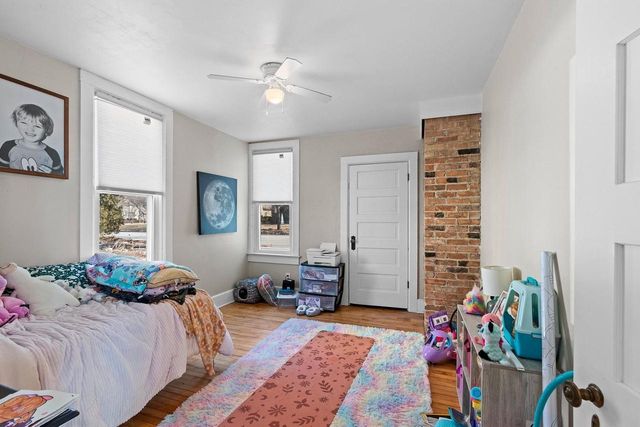 1222 S MONROE AVENUE, Green Bay, WI 54301