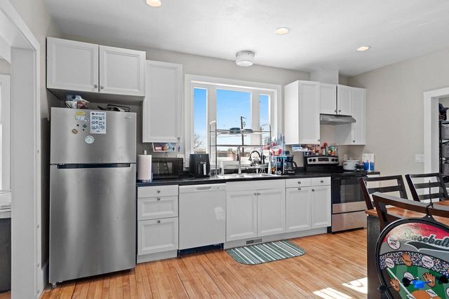 1222 S MONROE AVENUE, Green Bay, WI 54301