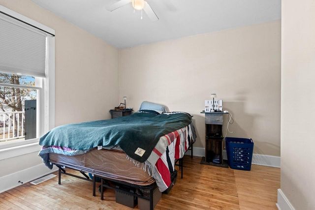 1222 S MONROE AVENUE, Green Bay, WI 54301