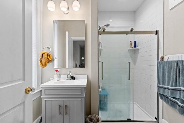 1222 S MONROE AVENUE, Green Bay, WI 54301