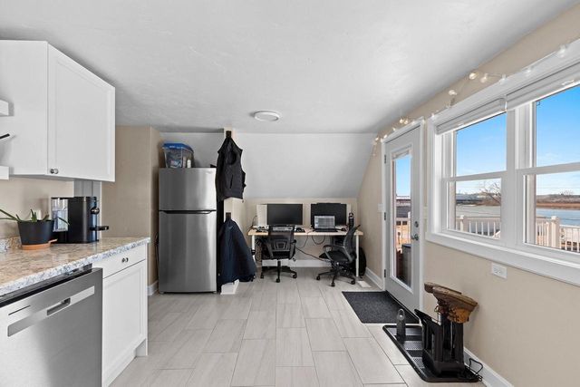 1222 S MONROE AVENUE, Green Bay, WI 54301