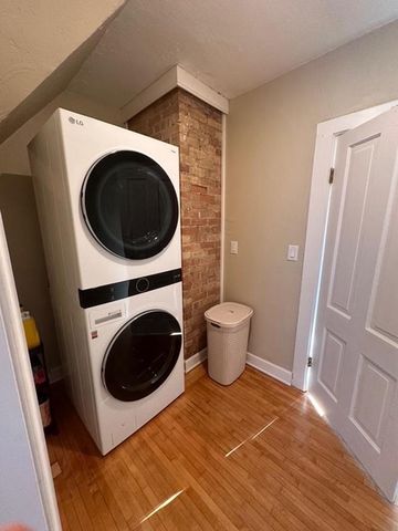 1222 S MONROE AVENUE, Green Bay, WI 54301