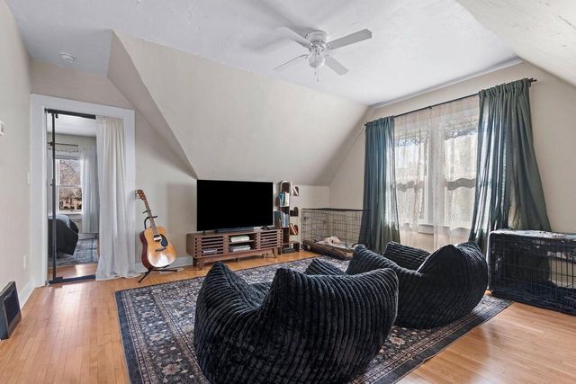 1222 S MONROE AVENUE, Green Bay, WI 54301