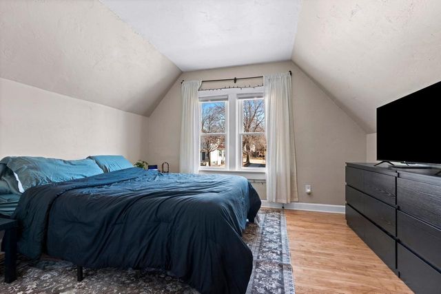 1222 S MONROE AVENUE, Green Bay, WI 54301