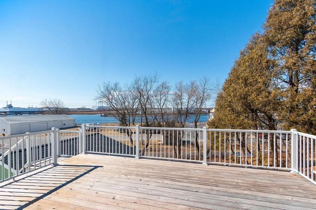 1222 S MONROE AVENUE, Green Bay, WI 54301