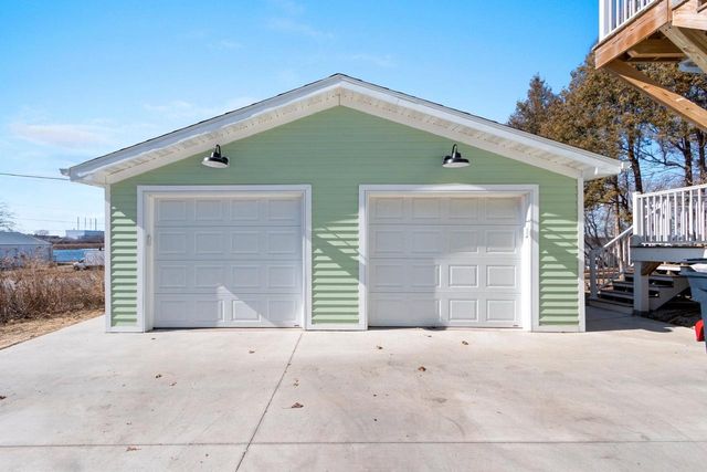 1222 S MONROE AVENUE, Green Bay, WI 54301