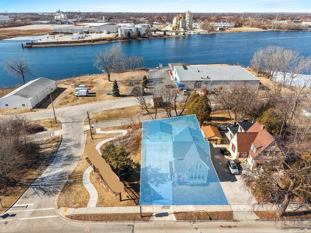 1222 S MONROE AVENUE, Green Bay, WI 54301