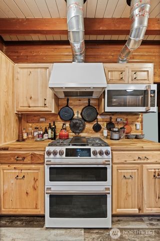 9361 Misery Point Road NW, Seabeck, WA 98380