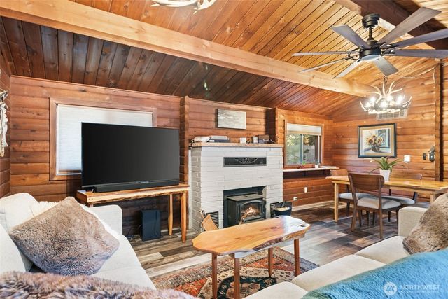 9361 Misery Point Road NW, Seabeck, WA 98380