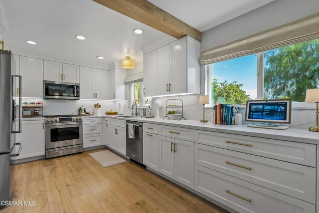 584 Fresh Meadows Road, Simi Valley, CA 93065