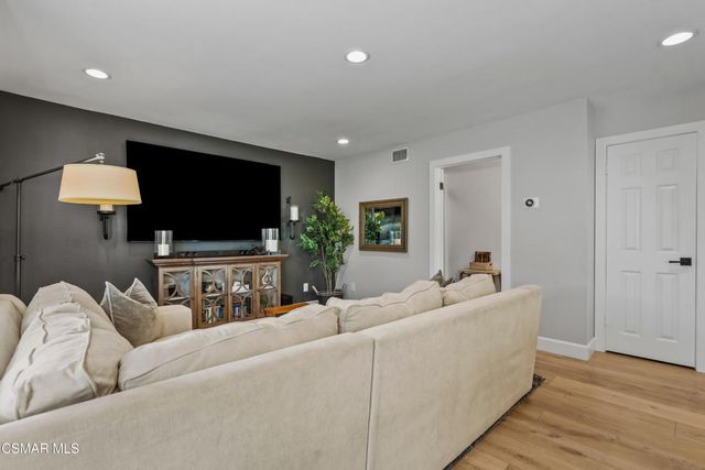 584 Fresh Meadows Road, Simi Valley, CA 93065