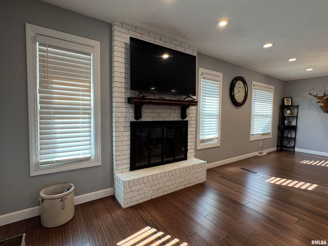 3300 Haviland Drive, Springfield, IL 62704