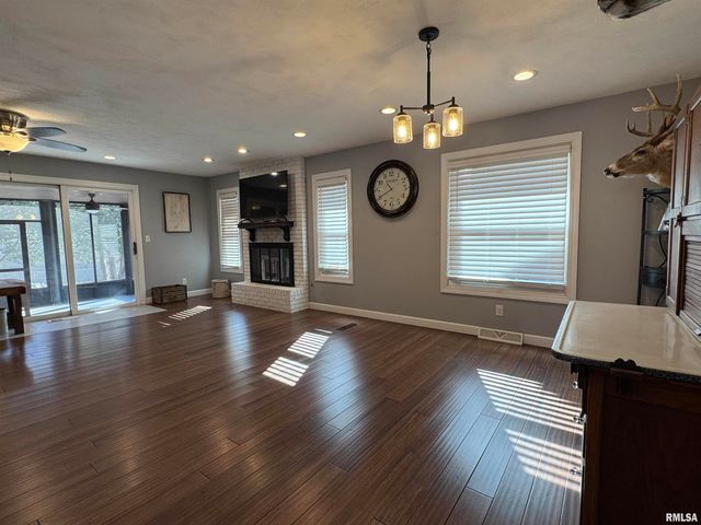 3300 Haviland Drive, Springfield, IL 62704