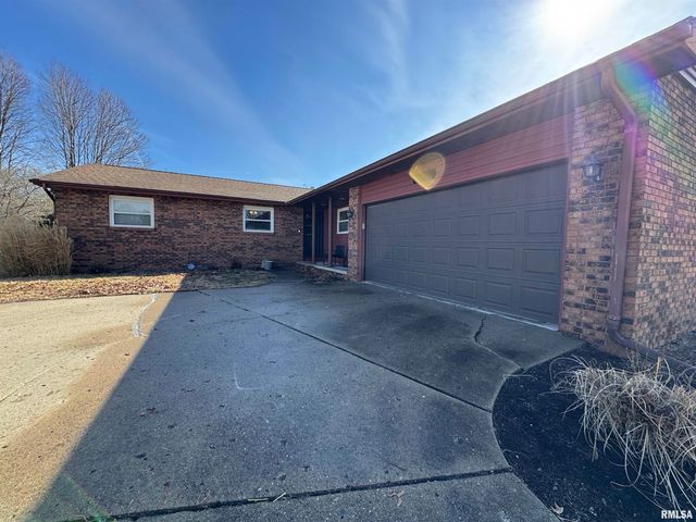 3300 Haviland Drive, Springfield, IL 62704