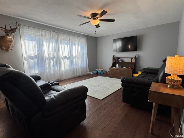 3300 Haviland Drive, Springfield, IL 62704