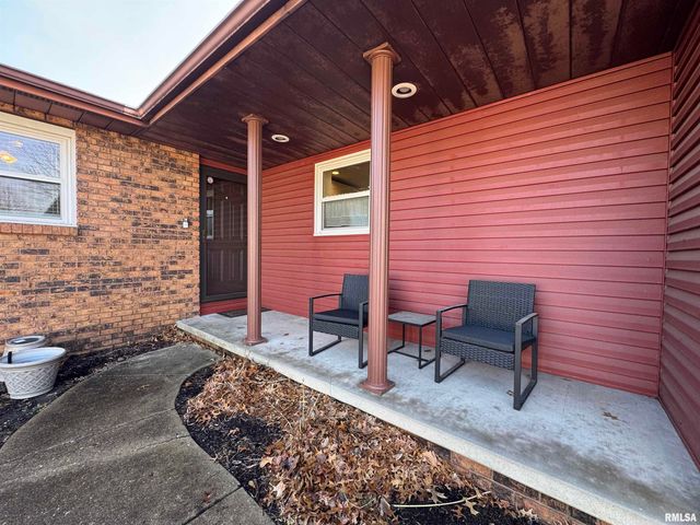 3300 Haviland Drive, Springfield, IL 62704