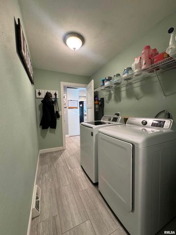 3300 Haviland Drive, Springfield, IL 62704